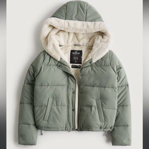 NWOT Hollister Faux Fur-Lined Medium Olive Green Hooded Puffer Jacket